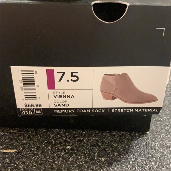 Simply Vera Vera Wang Booties - Picture 3 of 3